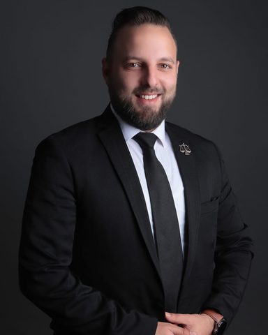 صورة المحامي تامر قمحيه